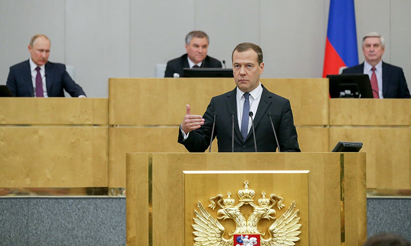 1280px-Dmitry_Medvedev_in_the_State_Duma_2018-05-08_副本